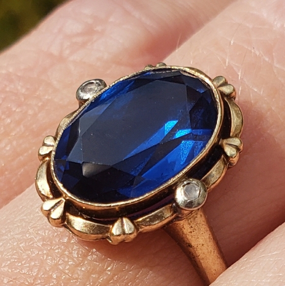 Antique Blue Spinel and Rose Cut Diamond Ring. - Picture 3 of 4